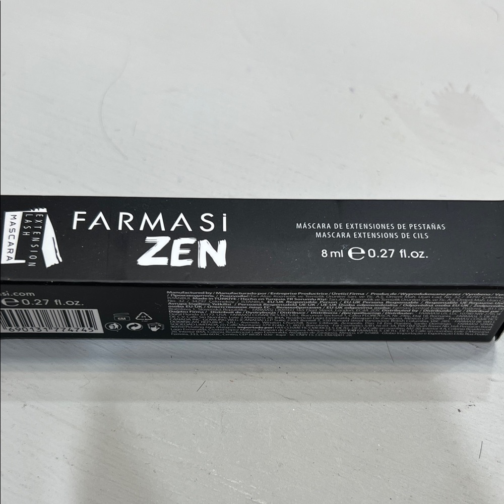 Farmasi Zen Mascara in Black